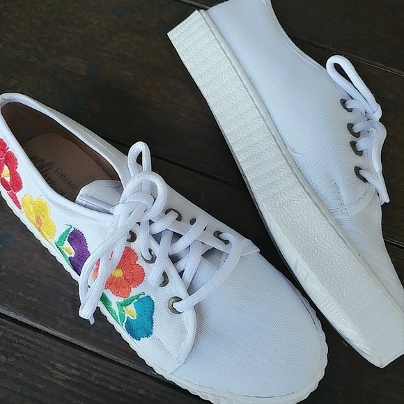 3/35$ ALEXANDRA WHITE SNEAKERS ✔️ - Picture 2 of 2